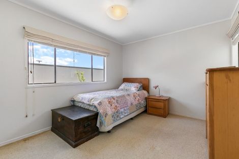 Photo of property in 1/274b Birkdale Road, Birkdale, Auckland, 0626