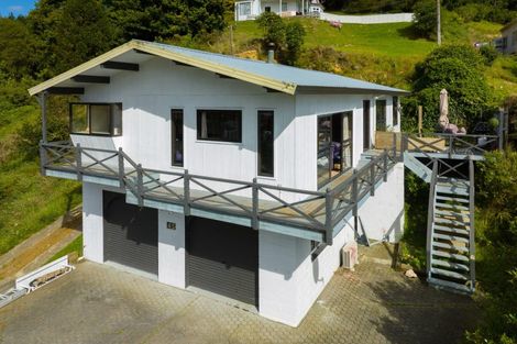 Photo of property in 45 Durham Street, Picton, 7220