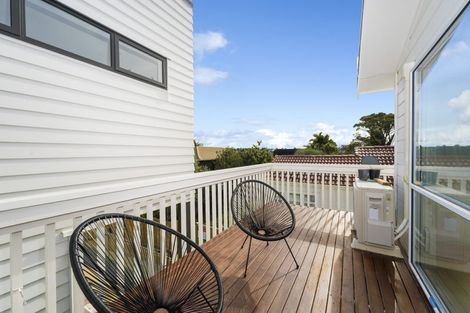 Photo of property in 28 Dallinghoe Crescent, Milford, Auckland, 0620