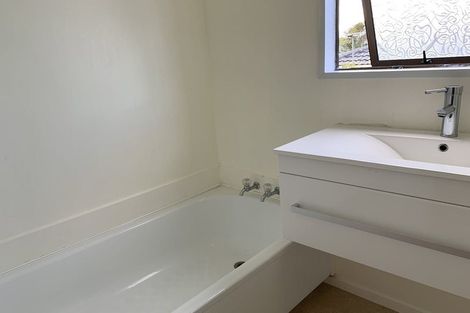 Photo of property in 2/14 Galloway Crescent, Farm Cove, Auckland, 2012