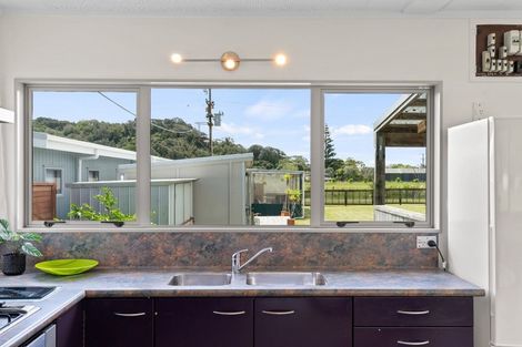 Photo of property in 13 Taiwa Road, Oakura, Hikurangi, 0184