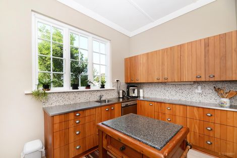 Photo of property in 17 Rhodes Street, Waimate, 7924