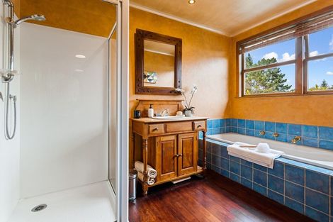 Photo of property in 31 Outlook Road, Greenhithe, Auckland, 0632