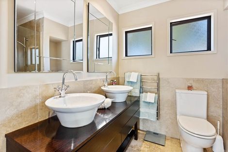 Photo of property in 32 The Avenue, Albany, Auckland, 0632