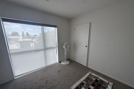 Photo of property in 3/2c Walsall Street, Avondale, Auckland, 1026