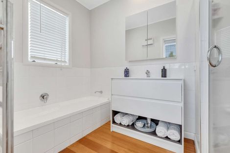 Photo of property in 67 Forest Lake Road, Forest Lake, Hamilton, 3200