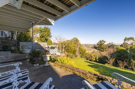 Photo of property in 104 Dyers Pass Road, Cashmere, Christchurch, 8022