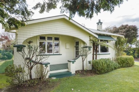 Photo of property in 10 Miro Street, Takaro, Palmerston North, 4410