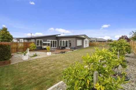 Photo of property in 37 Rodeo Drive, Kelvin Grove, Palmerston North, 4414
