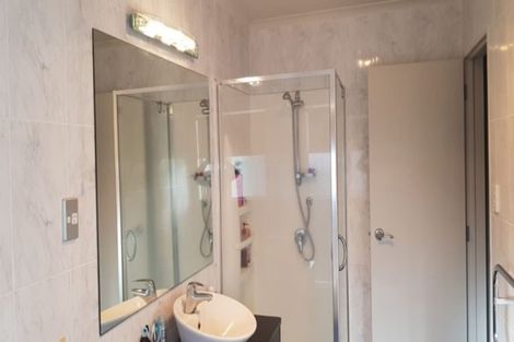 Photo of property in 10 Bridgefield Crescent, Flat Bush, Auckland, 2016