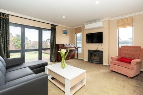 Photo of property in 5 Sovereign Place, Rototuna North, Hamilton, 3210