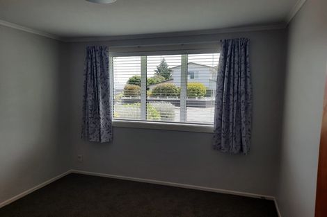 Photo of property in 2/12 Poplar Grove, Ebdentown, Upper Hutt, 5018