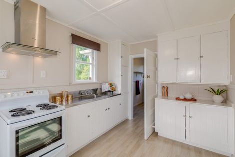 Photo of property in 113 Bowhill Road, New Brighton, Christchurch, 8083