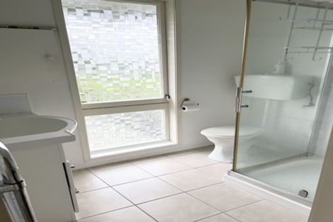 Photo of property in 116 Tiraumea Drive, Pakuranga, Auckland, 2010