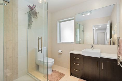 Photo of property in 218 Greenhithe Road, Greenhithe, Auckland, 0632