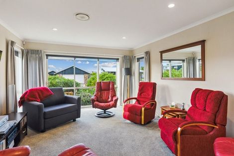 Photo of property in 36 Pharazyn Avenue, Waikanae Beach, Waikanae, 5036