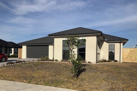 Photo of property in 26 Waitemata Drive, One Tree Point, 0118
