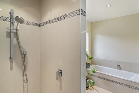 Photo of property in 1/46 Shepherd Road, Waipahihi, Taupo, 3330