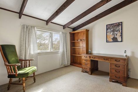 Photo of property in 2/52 Saddleback Rise, Murrays Bay, Auckland, 0630