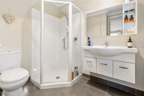 Photo of property in 38 Gilbransen Road, Kumeu, 0810