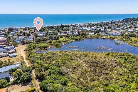 Photo of property in 116 Tutere Street, Waikanae Beach, Waikanae, 5036