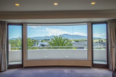 Photo of property in 47 Quadrant Heights, Paraparaumu, 5032