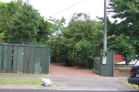 Photo of property in 2/215 Eskdale Road, Birkenhead, Auckland, 0626