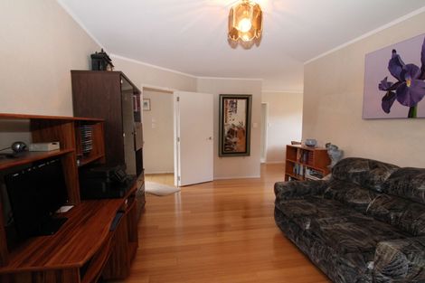Photo of property in 3 Matilda Place, Weymouth, Auckland, 2103