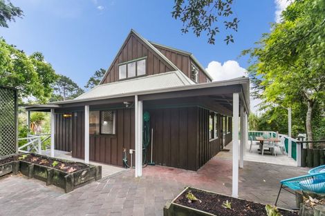 Photo of property in 82d Verbena Road, Birkdale, Auckland, 0626