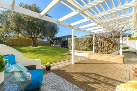 Photo of property in 21a Crescent Road, Otumoetai, Tauranga, 3110