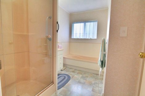 Photo of property in 2/65 East Street, Papakura, 2110
