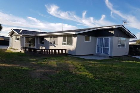 Photo of property in 19c Royal Park Drive, Parklands, Christchurch, 8083