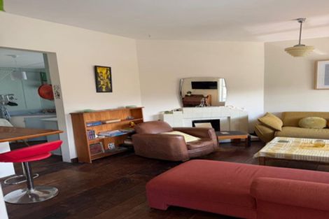 Photo of property in 68 Oriental Parade, Oriental Bay, Wellington, 6011