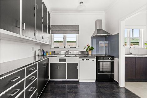 Photo of property in 1417 Woodstock Avenue, Mayfair, Hastings, 4122
