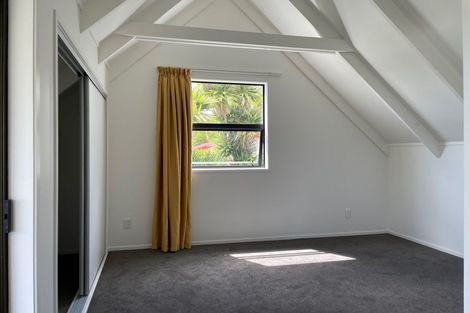 Photo of property in 2/84a Avonleigh Road, Green Bay, Auckland, 0604