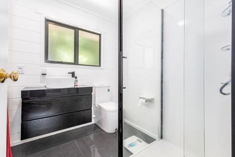 Photo of property in 4 Joseph Banks Drive, Whitby, Porirua, 5024