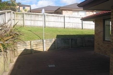 Photo of property in 5 Marbella Crescent, Oteha, Auckland, 0632