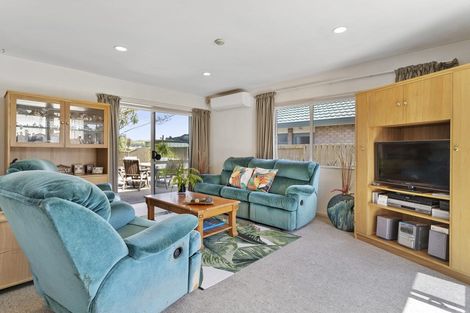 Photo of property in 35 Romana Crescent, Papamoa Beach, Papamoa, 3118