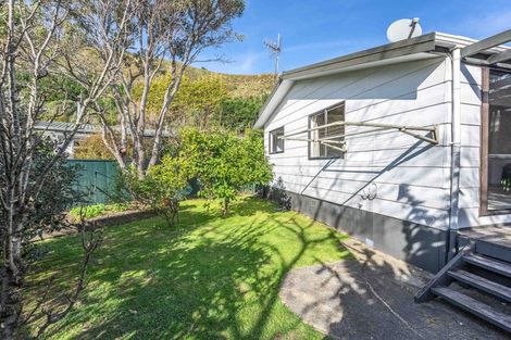 Photo of property in 14 Poneke Drive, Waikanae, 5036