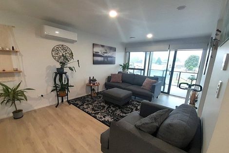 Photo of property in 2/10 Saint Stephens Avenue, Tuakau, 2121