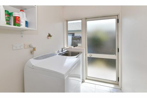 Photo of property in 110 Lakeside Drive, Orewa, 0931