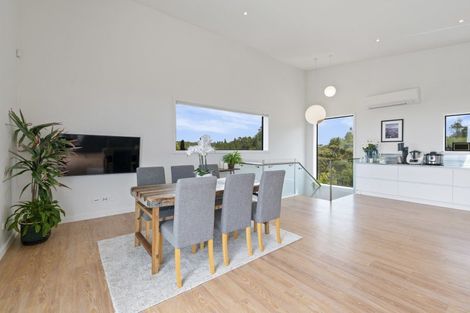 Photo of property in 246 Hillcrest Road, Wainui, 0931