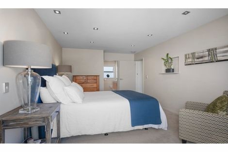 Photo of property in 1/33 Braemar Road, Rothesay Bay, Auckland, 0630