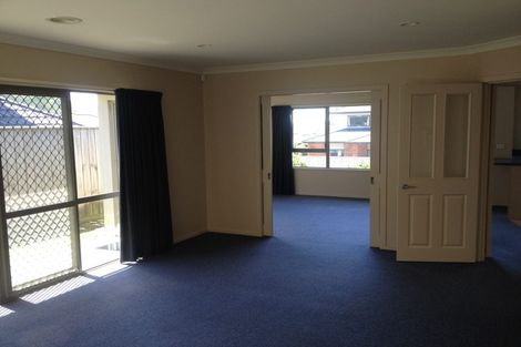 Photo of property in 76 Erlestoke Crescent, Churton Park, Wellington, 6037