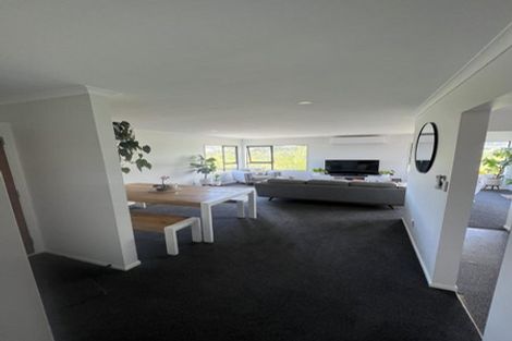 Photo of property in 10 Albatross Close, Whitby, Porirua, 5024