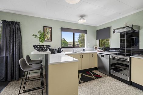 Photo of property in 3 Gladys Place, Kelvin Grove, Palmerston North, 4414