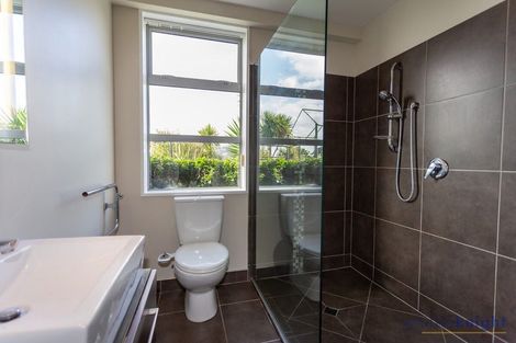 Photo of property in 2 Redcliffs View Lane, Redcliffs, Christchurch, 8081