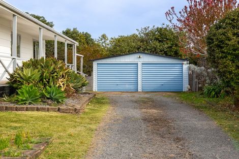 Photo of property in 11 Kanawa Street, Waikanae, 5036