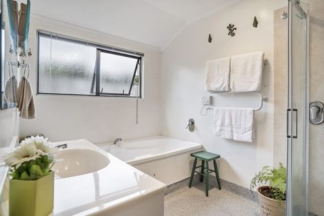 Photo of property in 24 Makiri Street, Helensville, 0800