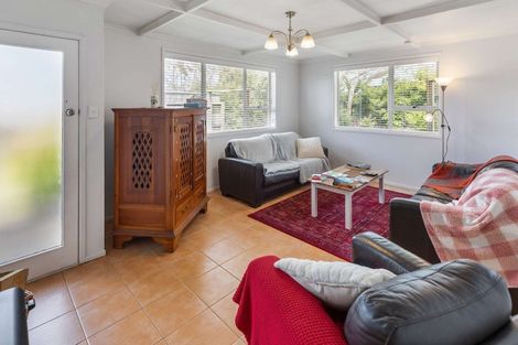 Photo of property in 2/6 Hood Place, Spotswood, New Plymouth, 4310